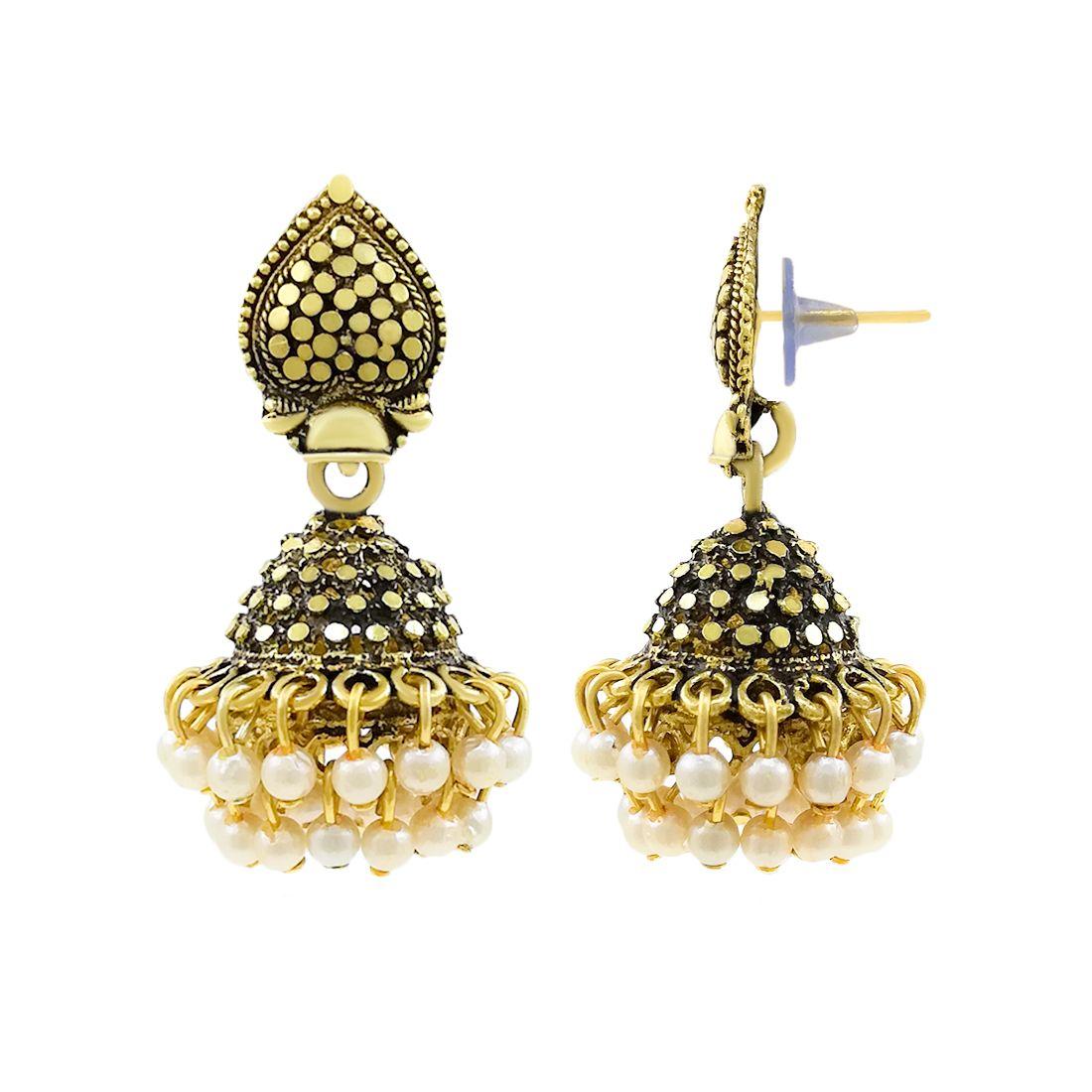 Exquisite Pearls Earring